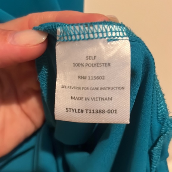 Nordstrom LUSH brand sleeveless tunic top in teal - Picture 3 of 4